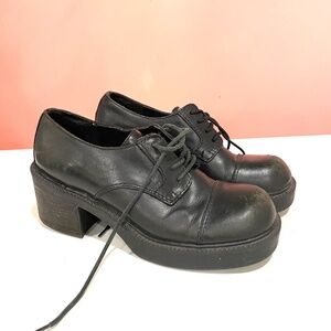 Vintage 90s Platform 100% Leather Oxfords Loafers Size 6